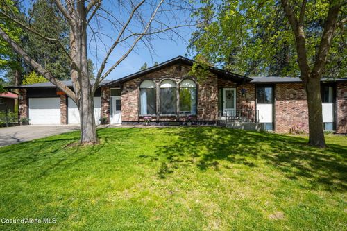 211 S Pinewood Dr, Post Falls, ID, 83854-7932 | Card Image