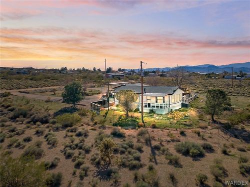 8685 E Colorado Dr, Kingman, AZ, 86401-9755 | Card Image