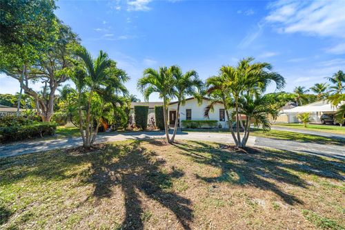 17242 Sw 88th Ave, Palmetto Bay, FL, 33157-4535 | Card Image