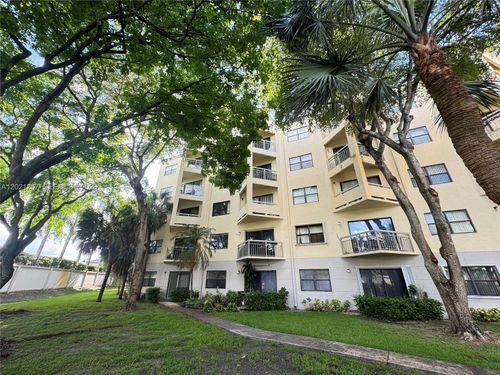 130-8290 Lake Dr, Doral, FL, 33166 | Card Image