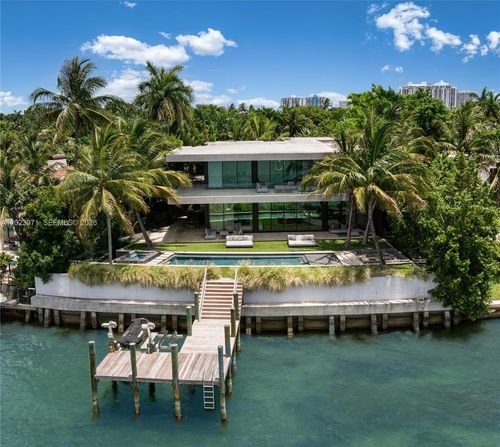 28 W Dilido Dr, Miami Beach, FL, 33139-1171 | Card Image