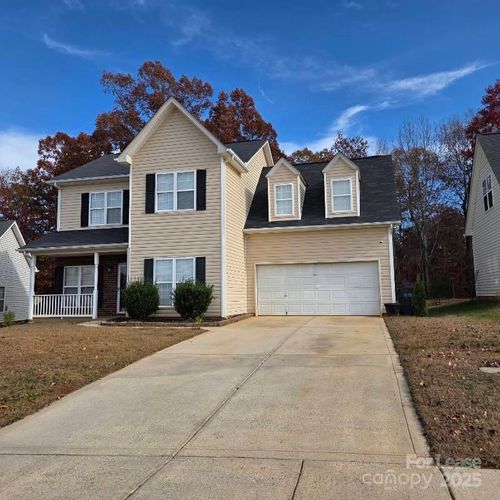 5840 Timbertop Ln, Charlotte, NC, 28215-7532 | Card Image
