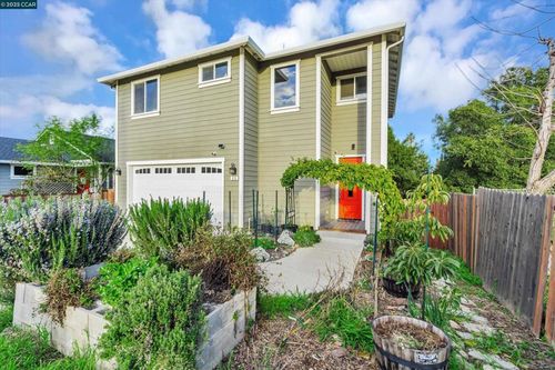69 Bayview Ave, Bay Point, CA, 94565-3428 | Card Image