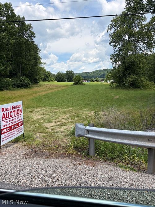 582 Virginia St, Waverly, WV, 26184-8167 | Card Image