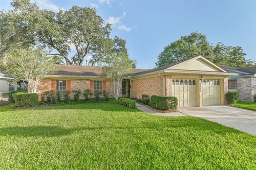 8419 Stroud Dr, Houston, TX, 77036-5555 | Card Image