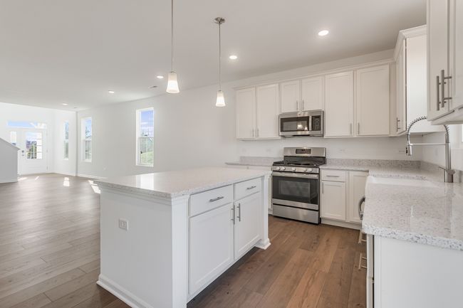 8530 Sperry Ct, Townhouse with 3 bedrooms, 3 bathrooms and 2 parking in Woodridge IL | Image 11