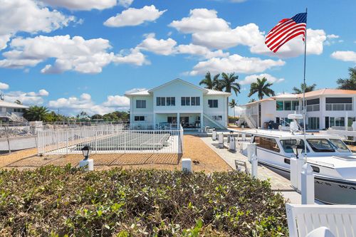 900 Shelter Bay Dr Ocean Drive, Key Colony, FL, 33051 | Card Image