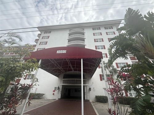 apt-415-3660 Ne 166th St, North Miami Beach, FL, 33160-3860 | Card Image