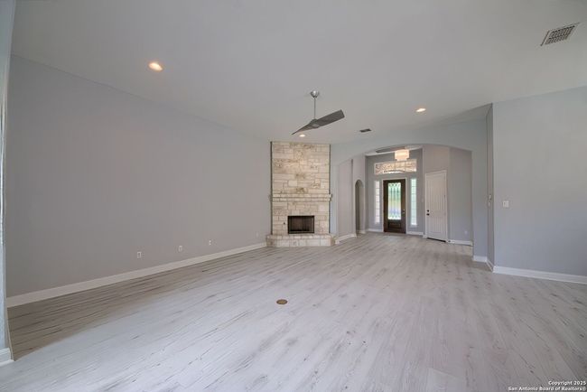 9770 Helotes Hl, House other with 3 bedrooms, 3 bathrooms and null parking in Helotes TX | Image 8