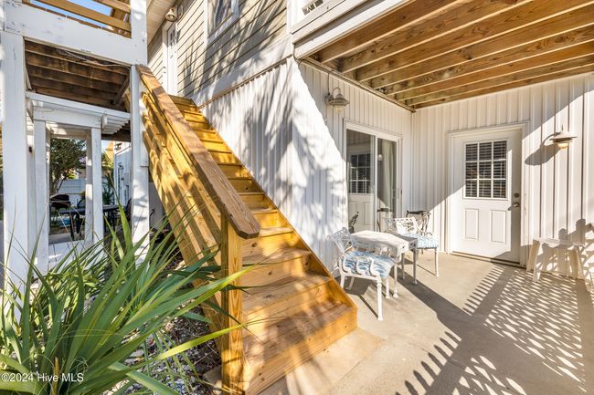 Exterior stairs leading up to the upstairs unit | Image 36
