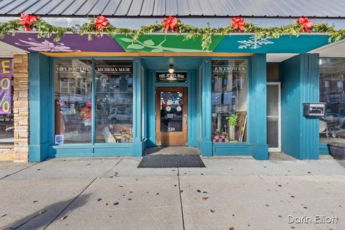 328 W Main St, Ionia, MI, 48846-1650 | Card Image