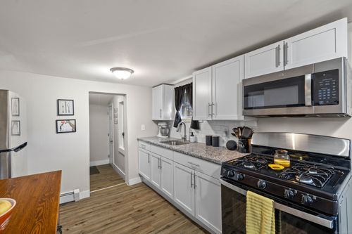 12 Quarry St, Norwich, CT, 06360-6112 | Card Image