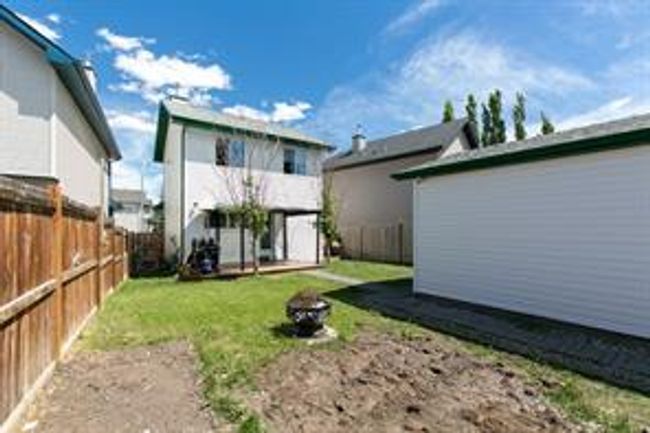 242 Cranberry Close Se, House detached with 3 bedrooms, 1 bathrooms and 2 parking in Calgary AB | Image 23