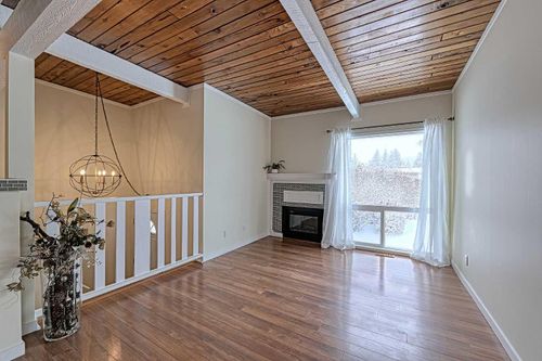 9930 26 St Sw, Calgary, AB, T2V4E9 | Card Image