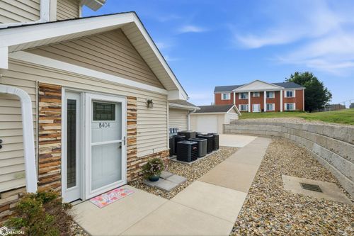 514B E Olive #404 Street, Marshalltown, IA, 50158 | Card Image