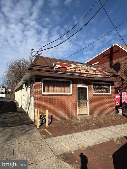 363 Main St, TULLYTOWN, PA, 19007-6202 | Card Image