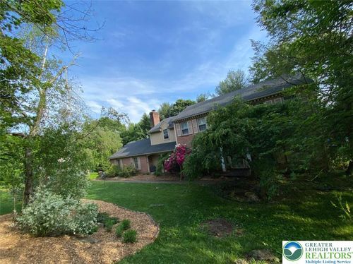 4804 Parkview Dr S, EMMAUS, PA, 18049-1283 | Card Image