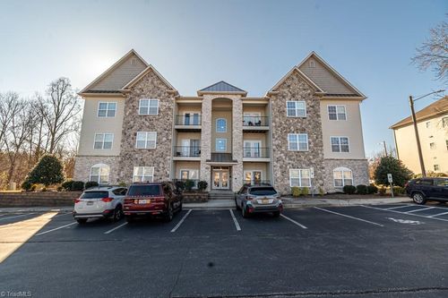 3620 Spanish Peak Dr, High Point, NC, 27265-7975 | Card Image