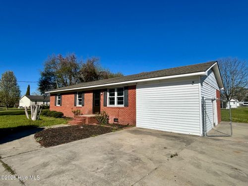 126 Andrews Cir, Mount Olive, NC, 28365-2218 | Card Image