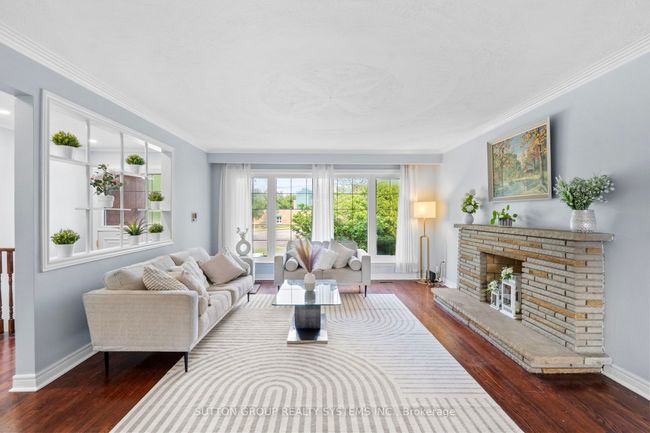 732 Royal York Rd, House other with 7 bedrooms, 4 bathrooms and 4 parking in Etobicoke ON | Image 6