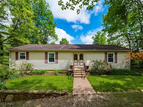 975 Richey Rd, Zanesville, OH, 43701-1145 | Card Image