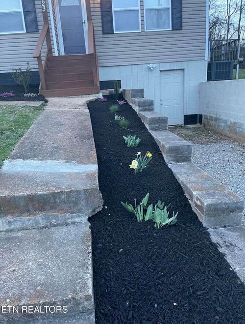 2423 Larkwood Ln, Knoxville, TN, 37921-4644 | Card Image