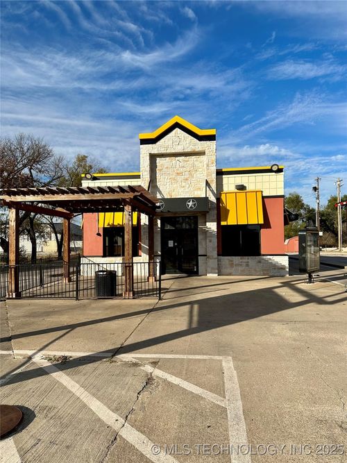 1906 W Broadway Ave, Sulphur, OK, 73086 | Card Image