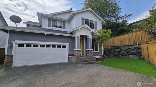 12857 Ne 200th Pl, Woodinville, WA, 98072-8689 | Card Image
