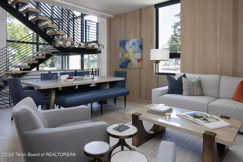 9-185 N Glenwood St, Jackson, WY, 83001-8761 | Card Image