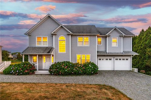 56 Marine Dr, Narragansett, RI, 02882-4620 | Card Image