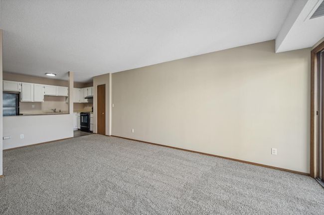 Living Room | Image 9
