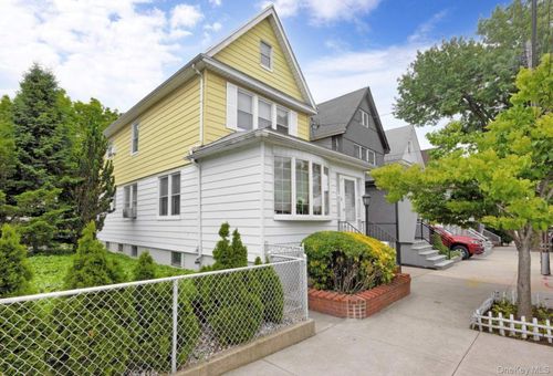 5924 59th Rd, Maspeth, NY, 11378-3215 | Card Image