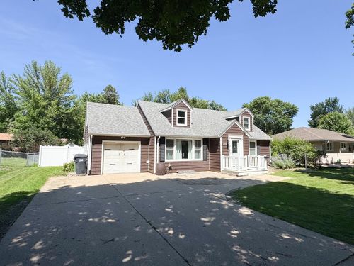 422 Galena St, Worthington, MN, 56187-1131 | Card Image