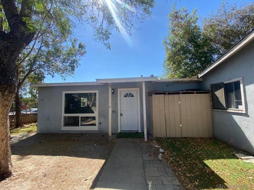 1118 E Grand Ave, Escondido, CA, 92025-3220 | Card Image