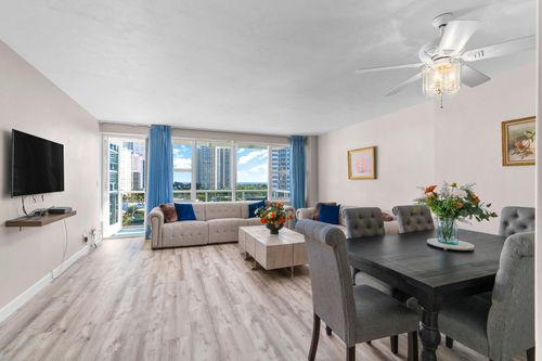 920-3300 Ne 36th St, Fort Lauderdale, FL, 33308-6754 | Card Image