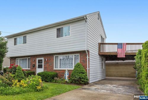 214 Alberta Dr, Saddle Brook, NJ, 07663-5124 | Card Image