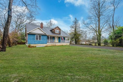273 N Country Rd, Miller Place, NY, 11764-2301 | Card Image