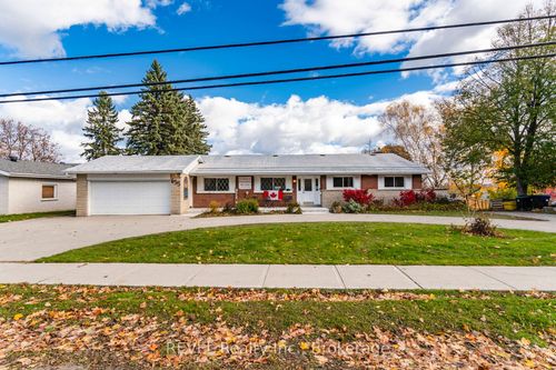 {{alt}} | Card Image