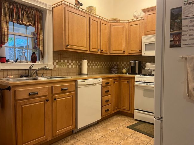85 Lake Dr, House other with 3 bedrooms, 2 bathrooms and 3 parking in Shutesbury MA | Image 11