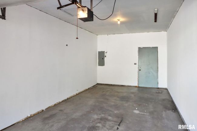 2210-2212 W Huntington Dr, Home with 0 bedrooms, 0 bathrooms and 2 parking in Quincy IL | Image 11