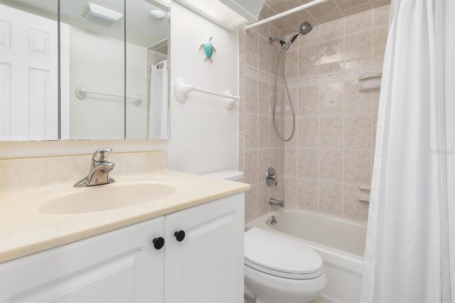 Guest bathroom | Image 24