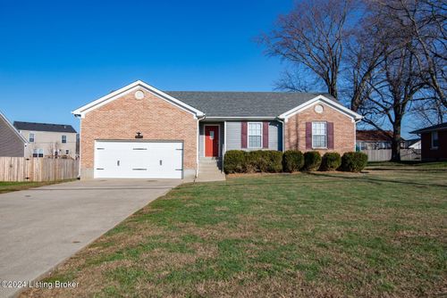 541 W Vine St, Radcliff, KY, 40160-1609 | Card Image