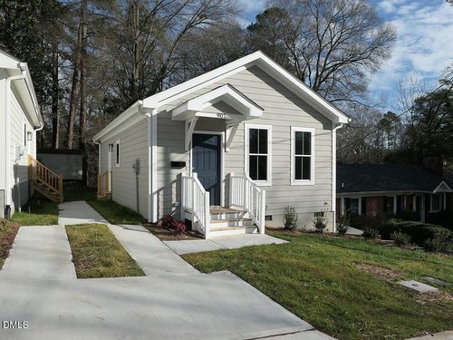 907 Dayton St, Durham, NC, 27701-4701 | Card Image