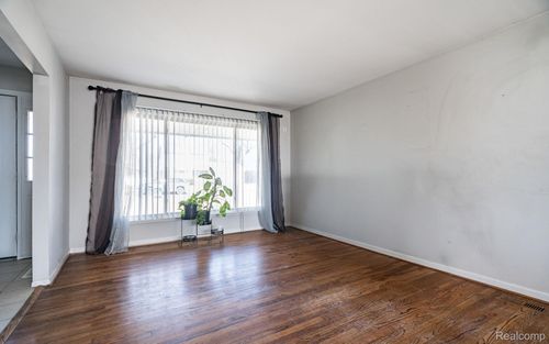 19922 Parkside St, Saint Clair Shores, MI, 48080-3364 | Card Image