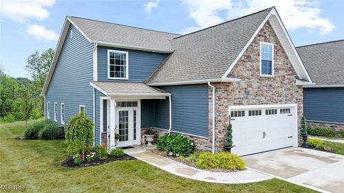 3560 Red Tail Cir Nw, Canton, OH, 44708-1105 | Card Image