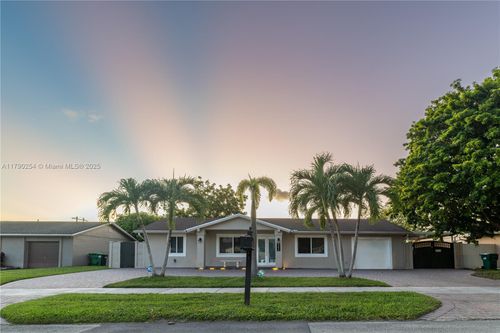 4246-4246 Sw 134th Pl, Miami, FL, 33175-3827 | Card Image