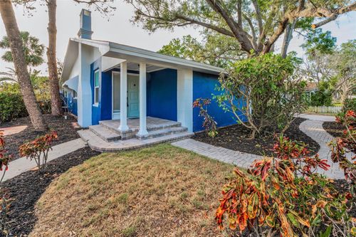 330 Pineapple St, TARPON SPRINGS, FL, 34689-3545 | Card Image