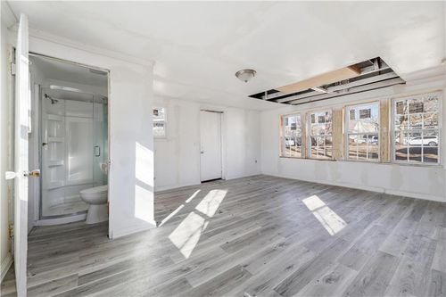 817 White Oak St, Independence, MO, 64050-2628 | Card Image