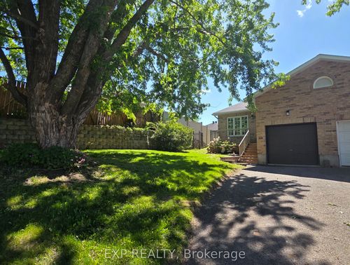 277 Gore St, Almonte, ON, K0A1A0 | Card Image