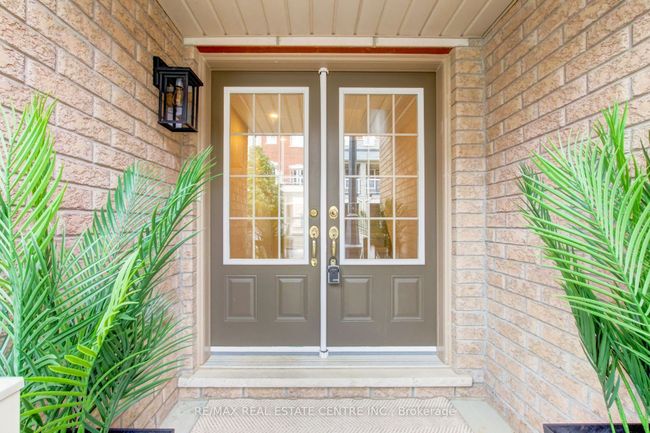 7 Rabbit Run Way, House attached with 4 bedrooms, 3 bathrooms and 1 parking in Brampton ON | Image 5